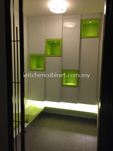 SC 3 – Shoe Cabinet With Arcylic Door