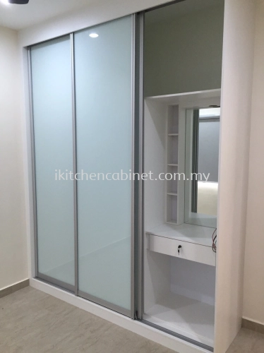 SL4 - Wardrobe & dressing mirror with anti jump sliding door