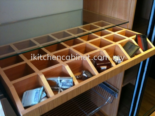 WA1 - Compartment Drawer With Glass Top