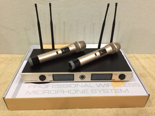 UHF Professional Wireless Microphone System