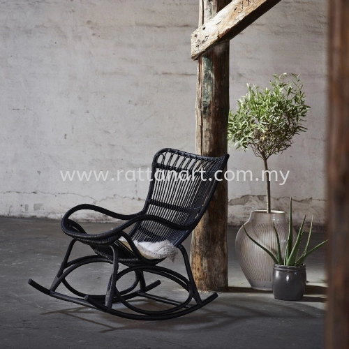 RATTAN ROCKING CHAIR LAZY BOY