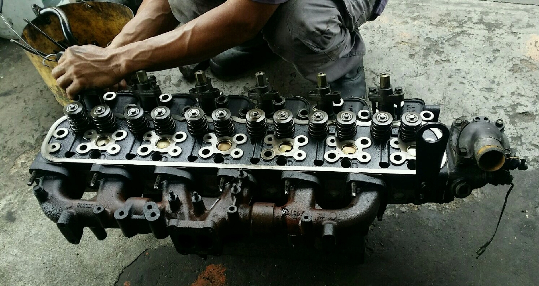 修理柴油发动机
