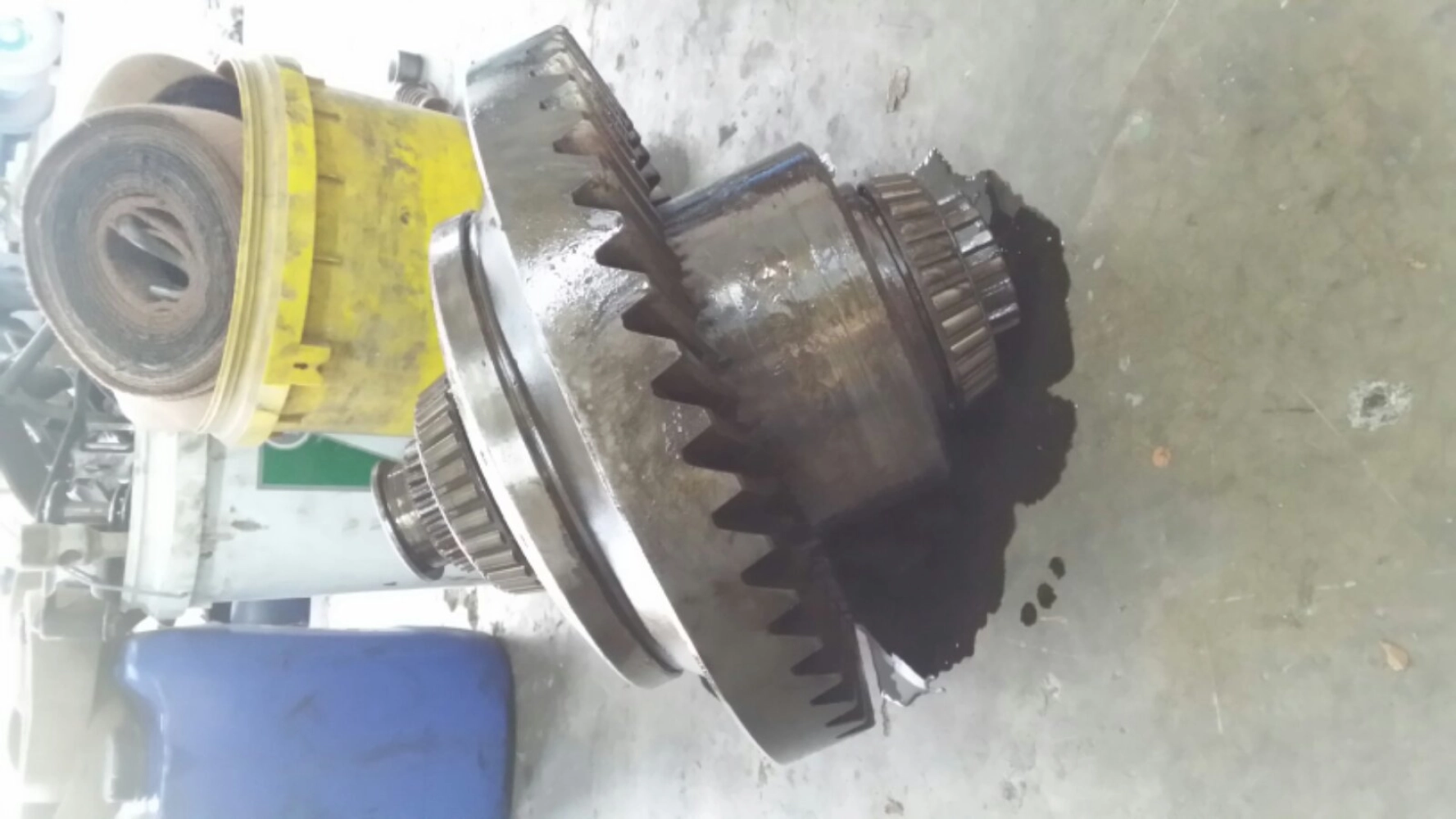 GEAR AXLE