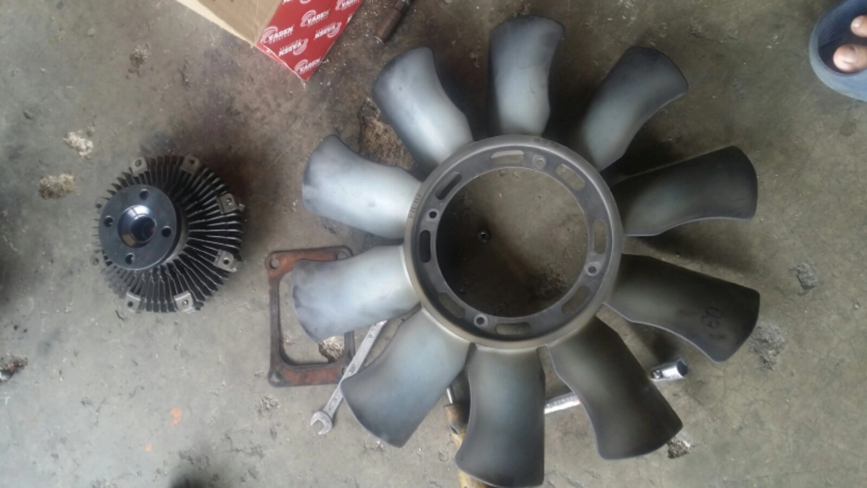 SERVICE CLUTCH FAN