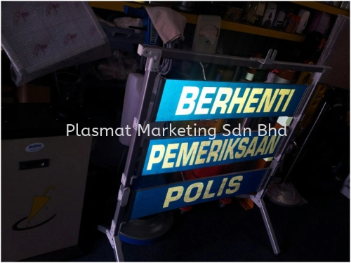 Berhenti Pemeriksaan Polis signboard