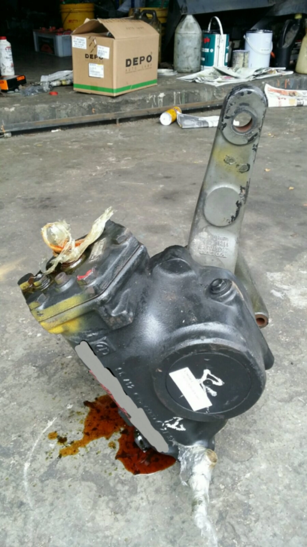 VOLVO STEERING BOX FM12