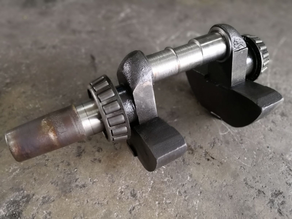 Metal spray rebuild heavily worn out connecting rod journals and ground finished to original size Compressor Crankshaft & Connecting Rod Thermal Spray / Metal Spray Johor Bahru (JB), Malaysia Service, Repair, Maintenance | Federal Parts Engineering