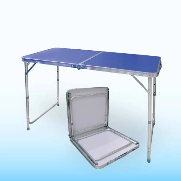 FOLDING TABLE