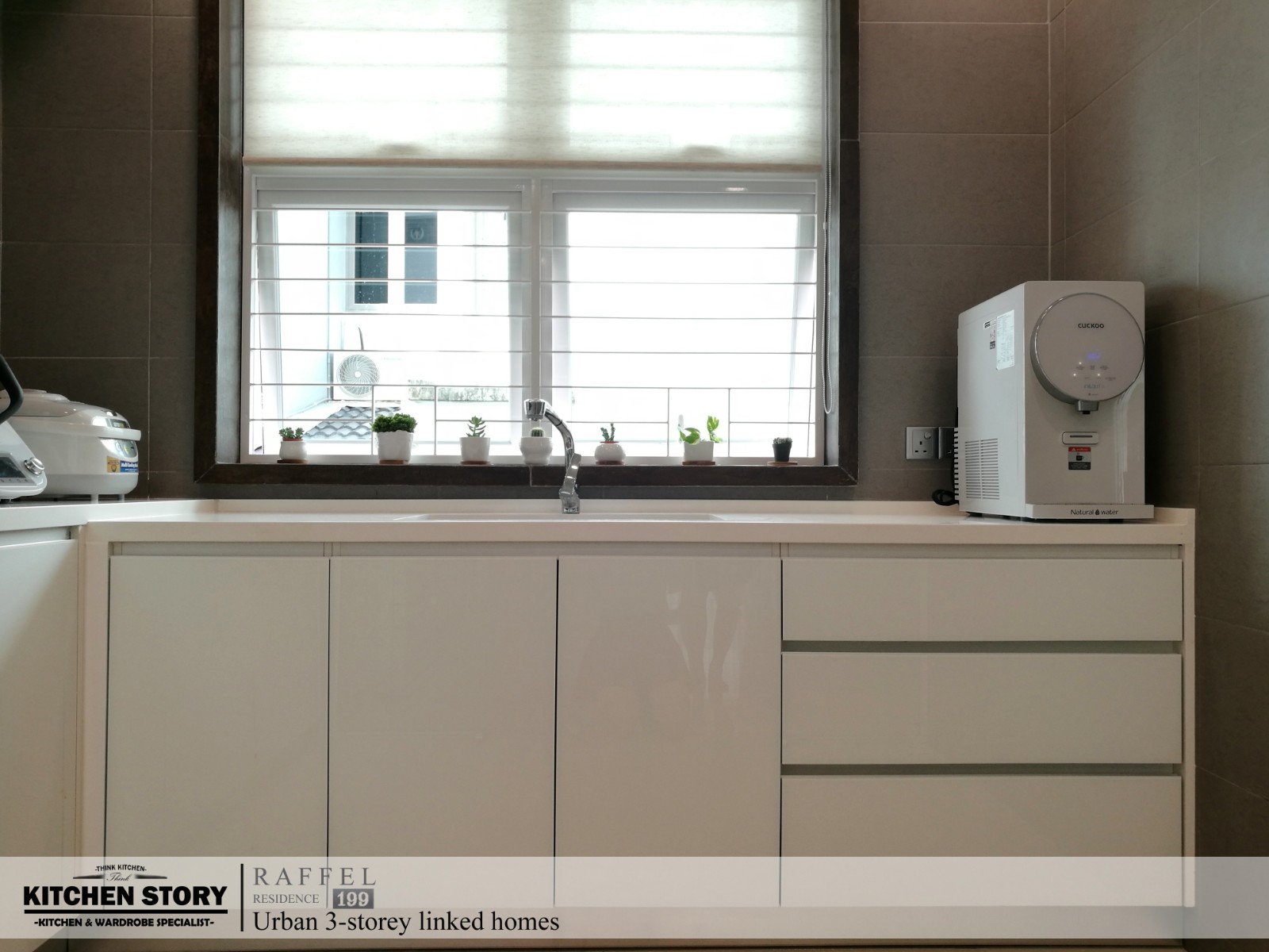 Glasso Series Kitchen Cabinet 