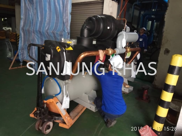 Installation of  Carrier Screw Chiller Installation of Carrier Screw Chiller Air Conditioning and Chiller Installation Selangor, Malaysia, Kuala Lumpur (KL), Shah Alam Repair, Maintenance, Service | Sanjung Khas Sdn Bhd