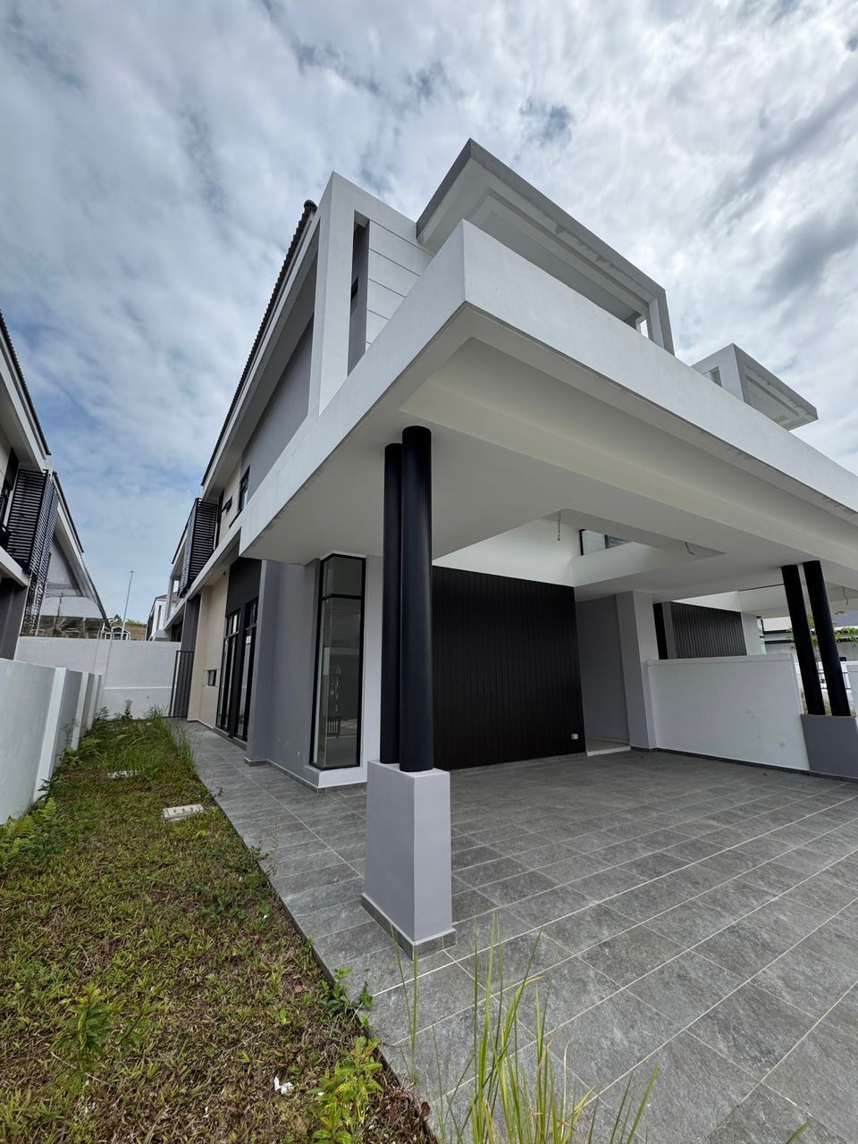 Brand New Freehold Cluster Home in Mount Austin Growth Corridor