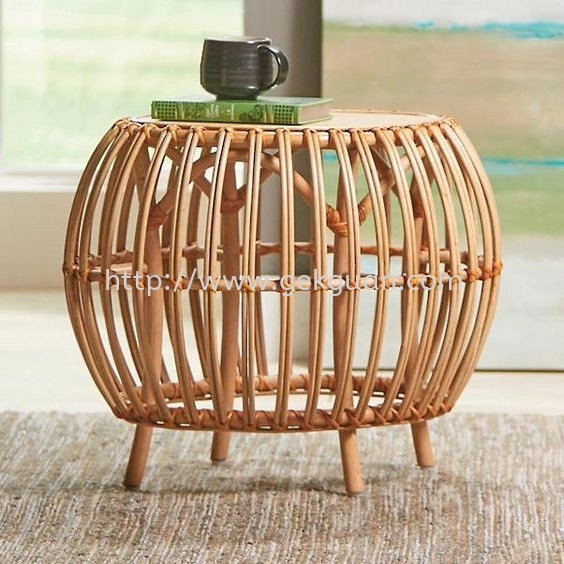 TAB 015 - RATTAN TABLE