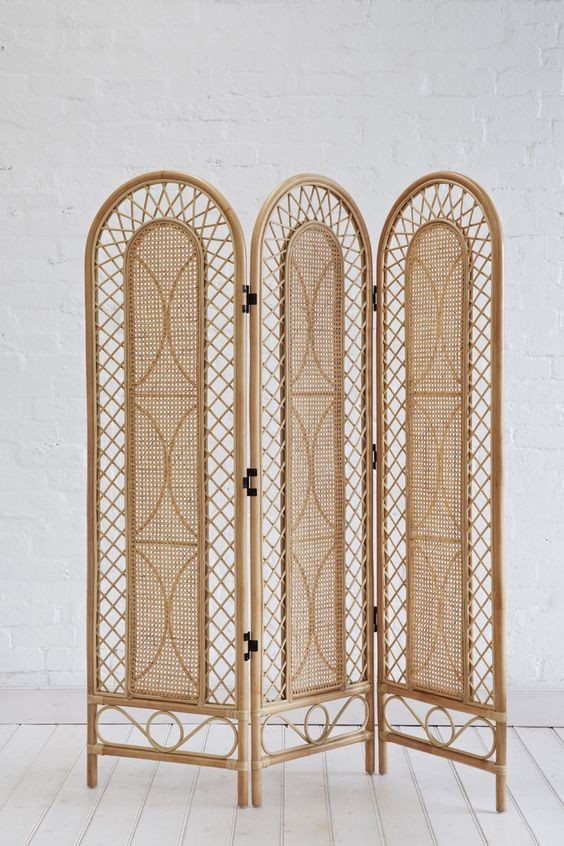 SCR 022 - RATTAN SCREEN DIVIDER