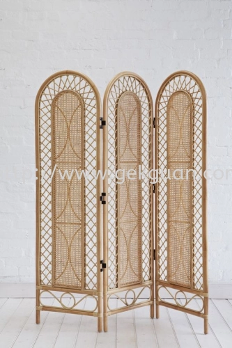 SCR 022 - RATTAN SCREEN DIVIDER 