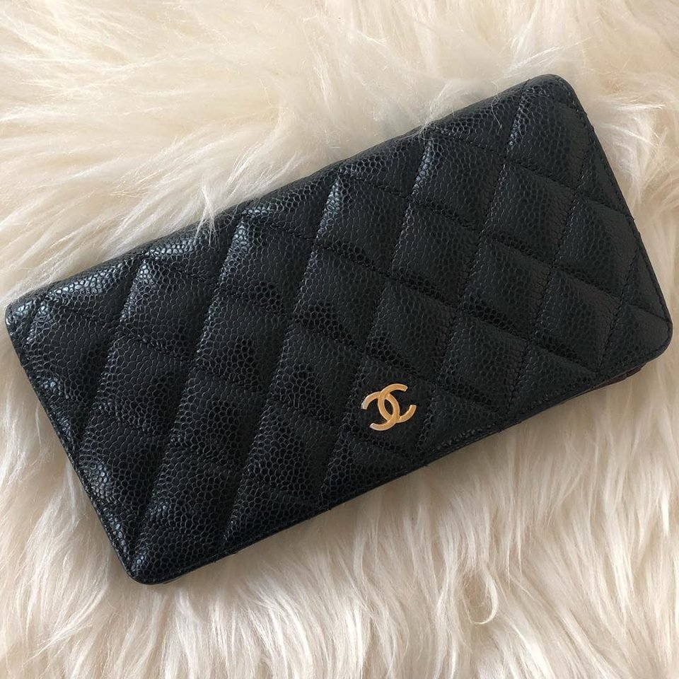 CHANEL CLASSIC SMALL FLPA WALLET