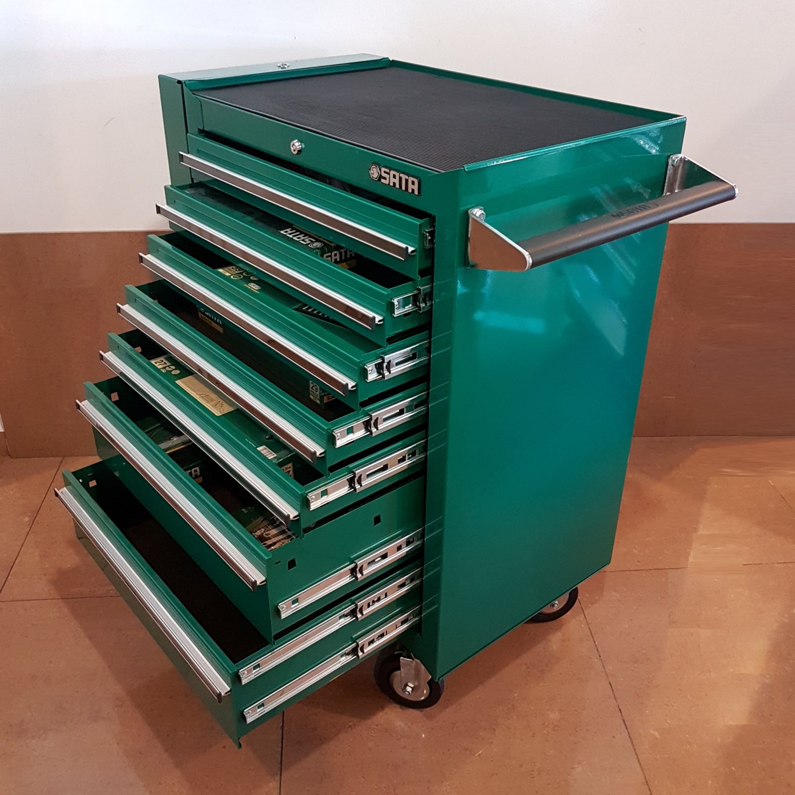 Sata S.A.E inches tools 95107P12 7 Drawer Tools Trolley With