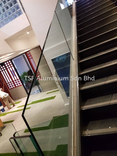  Frameless Glass Staircase Glass Staircase Johor Bahru (JB), Malaysia, Mount Austin Supplier, Installation, Design, Contractor | TSF Aluminium Sdn Bhd