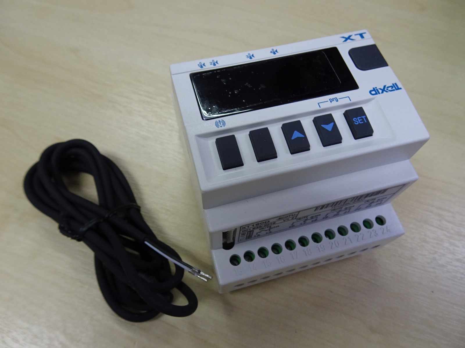 COPELAND (DIXELL) XT160D-5C0TU 4-STAGE DIGITAL THERMOSTAT W/O