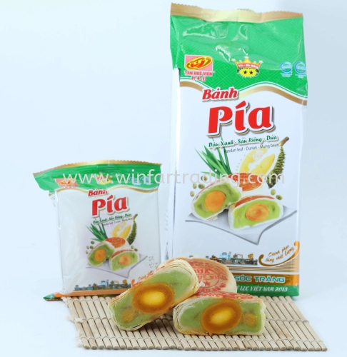 PANDAN DURIAN PIA WITH YOLK