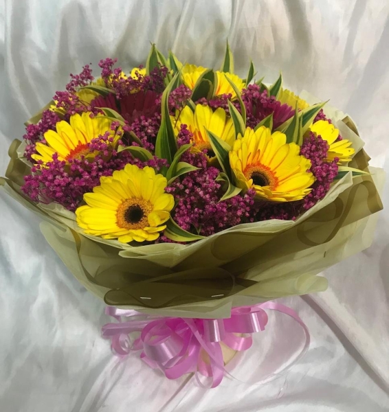 Daisy/Gerberas Bouquet (HB-832) Daisy / Gerbera Hand Bouquet Kuala Lumpur (KL), Selangor, Malaysia Supplier, Suppliers, Supply, Supplies | Shirley Florist