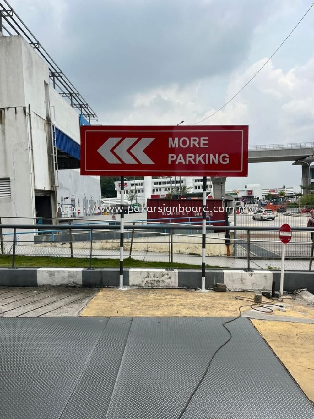 3M HIP REFLECTIVE ROAD SIGNAGE AT PETALING JAYA, SELANGOR
