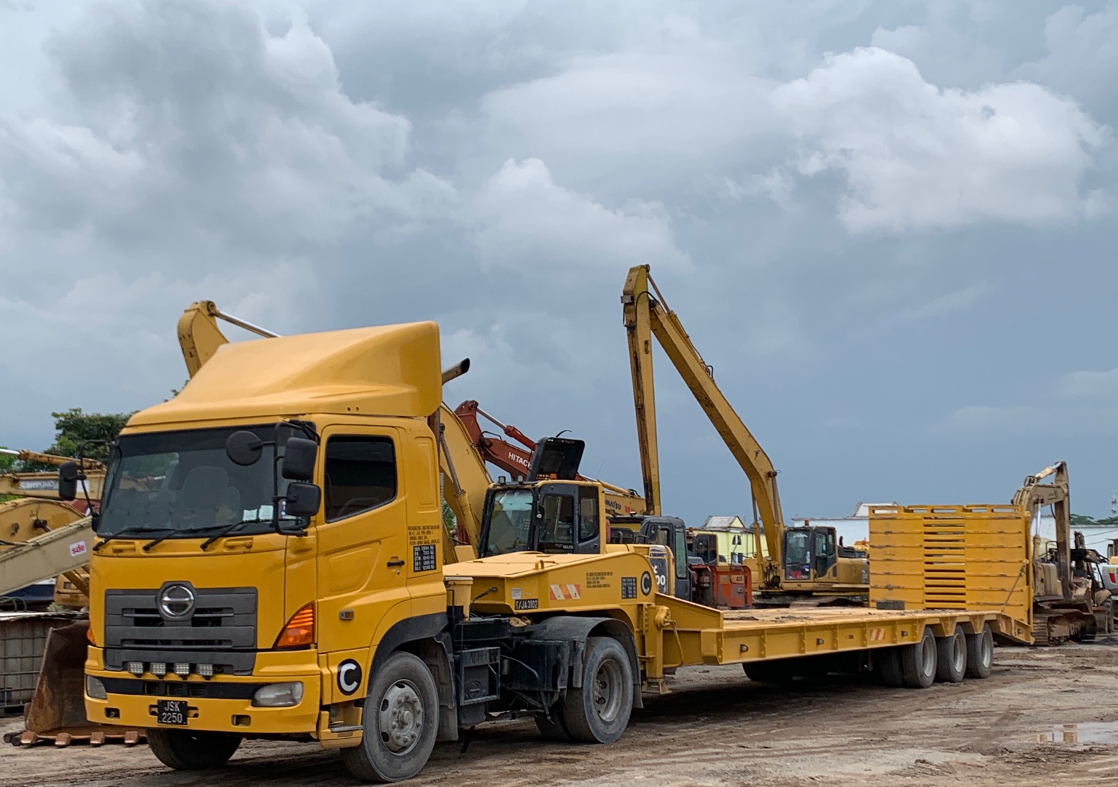 Long Loader Lorry Rental 