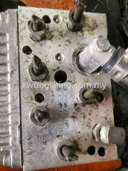 Benz E Class W211 SBC pump SBC Pump E- Class Mercedes-Benz Selangor, Malaysia, Kuala Lumpur (KL), Batu Caves Supplier, Suppliers, Supply, Supplies | Kwang Shing Auto Parts Sdn Bhd