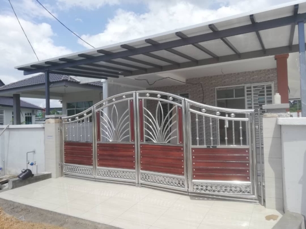  Folding Gate (M-Gate) Gate Melaka, Malaysia, Durian Tunggal Installation, Services, Supplier, Specialist | J & V Steel Engineering Works