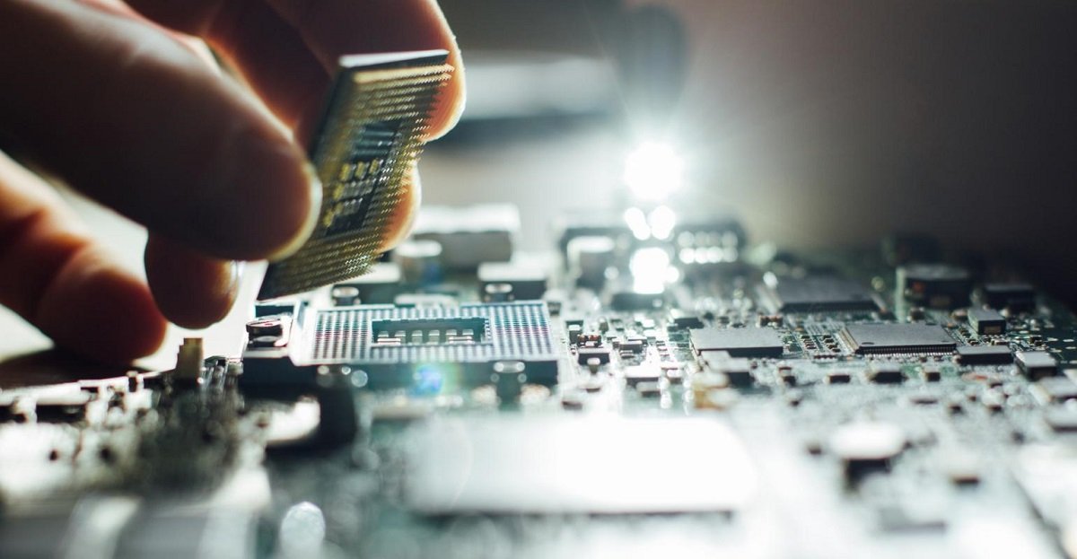 Semiconductor Startup Shows Off the World��s Biggest Processor