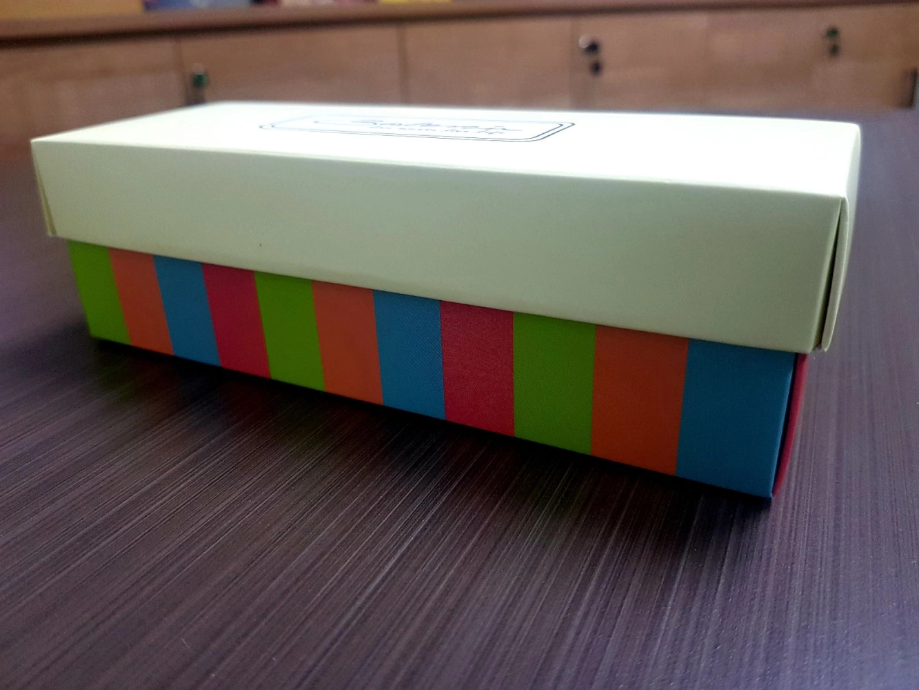 Offset Color Gift Box 