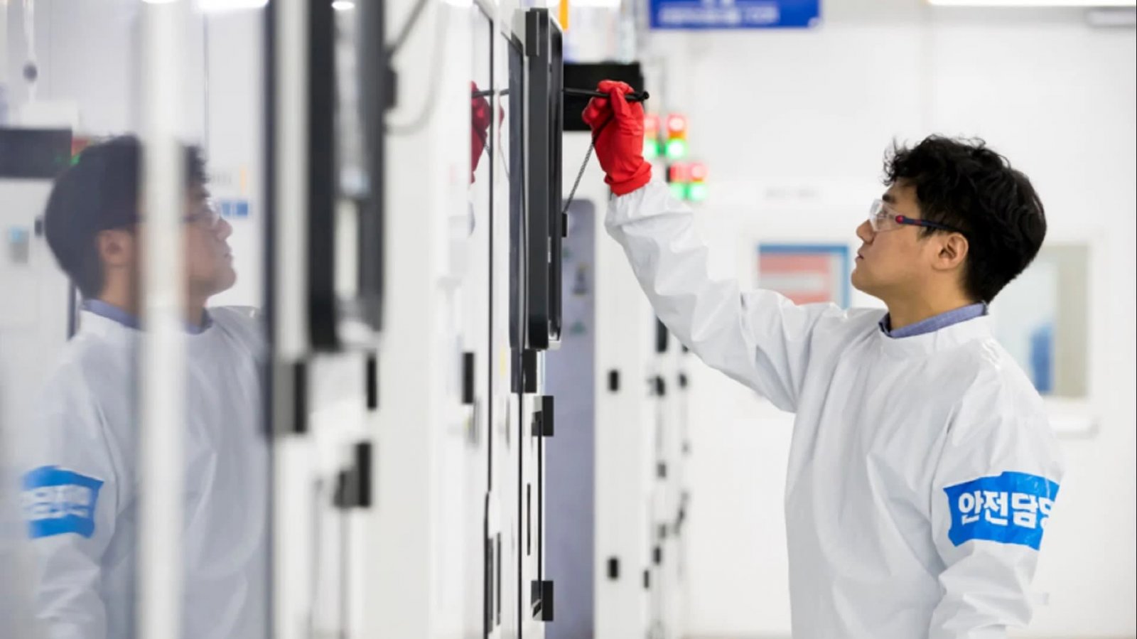 Samsung Partly Switches To South Korean Chipmaking Material