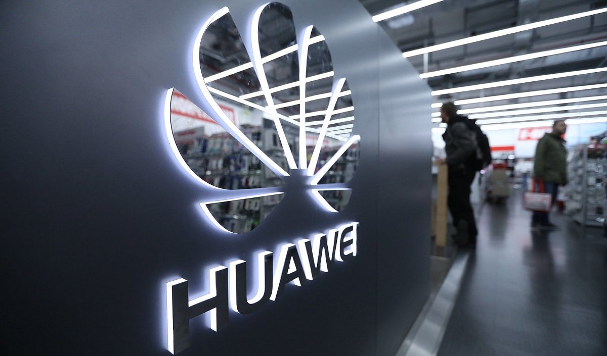 Huawei and Samsung Show Off Rival 5G Ambitions in Berlin