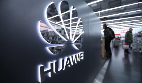 Huawei and Samsung Show Off Rival 5G Ambitions in Berlin