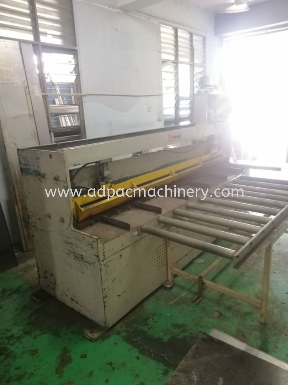 Used "Sunfluid" Shearing Machine / Cutting Machine