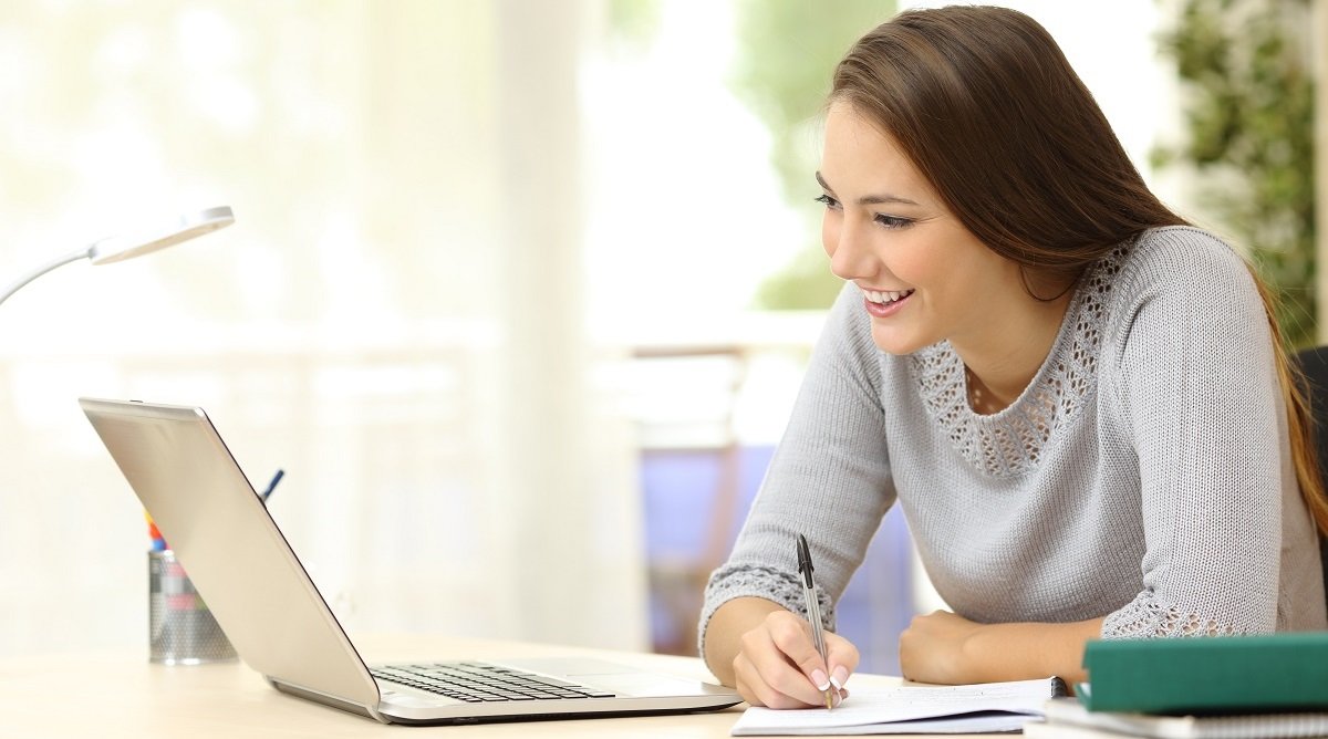 Transforming Online Learning With Artificial Intelligence