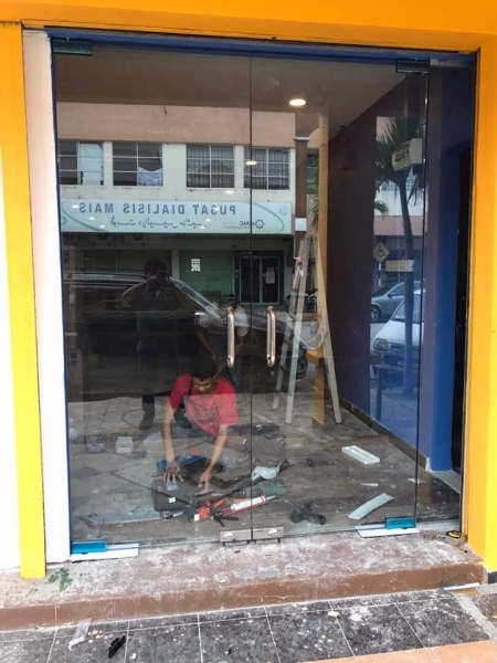  Shop Front Selangor, Malaysia, Kuala Lumpur (KL), Shah Alam Supplier, Suppliers, Supply, Supplies | Supra Aluminium Sdn Bhd