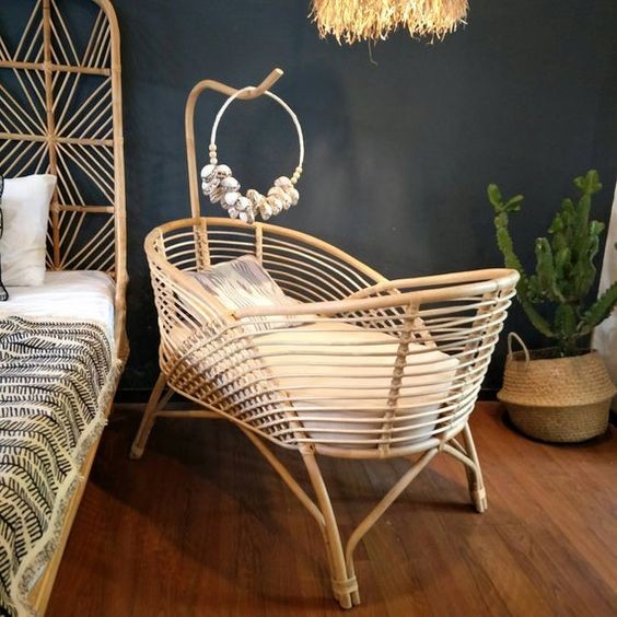 RBB 018 - RATTAN BABY BED