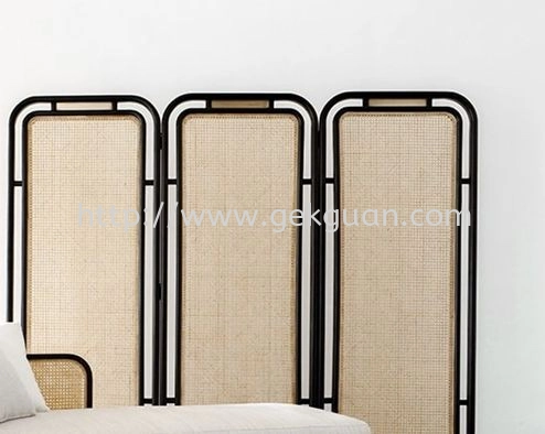 SCR 033 - RATTAN SCREEN DIVIDER