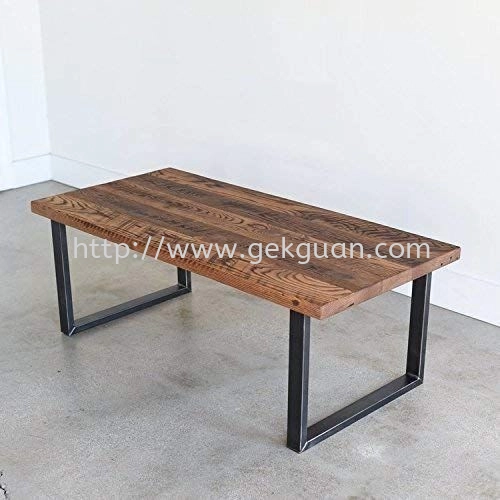 TAB 024 - RATTAN TABLE