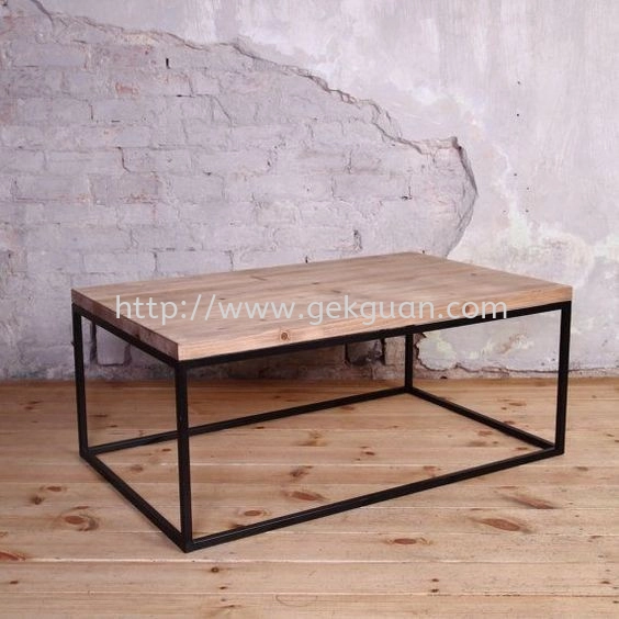 TAB 023 - RATTAN TABLE