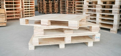 Wooden Pallets/Crates