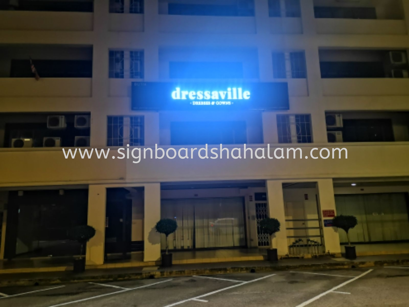 3D Box Up LED Frontlit SIGNBOARD, Dressaville, Taman Desa