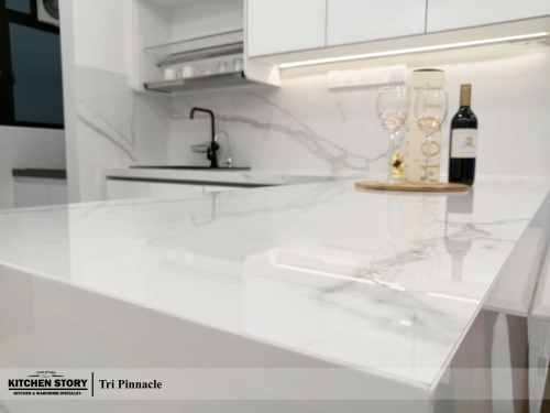 Glasso Series Kitchen c/w Marble Slab Tiles