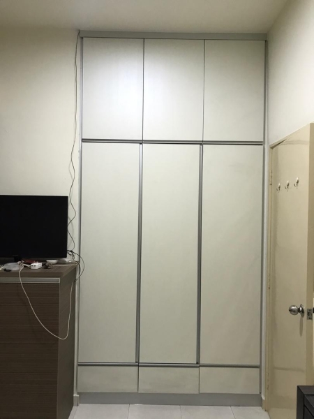 Woodgrain Wardrobe Aluminium Wardrobe JB, Johor Bahru, Malaysia Aluminium Fabrication, Glass Partition | METALIFE