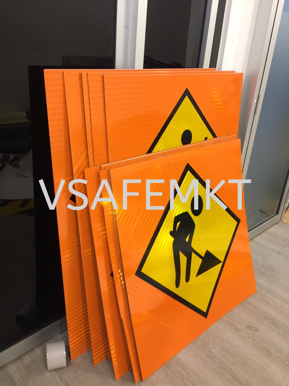 Temporary Traffic Signs ( 914 X 914mm) 