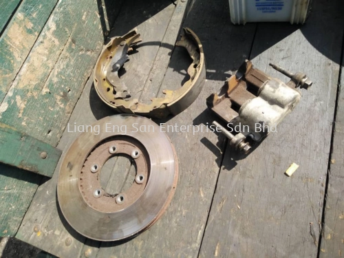 BRAKE DRUM, BRAKE DISC, BRAKE PADS EXCHANGE 