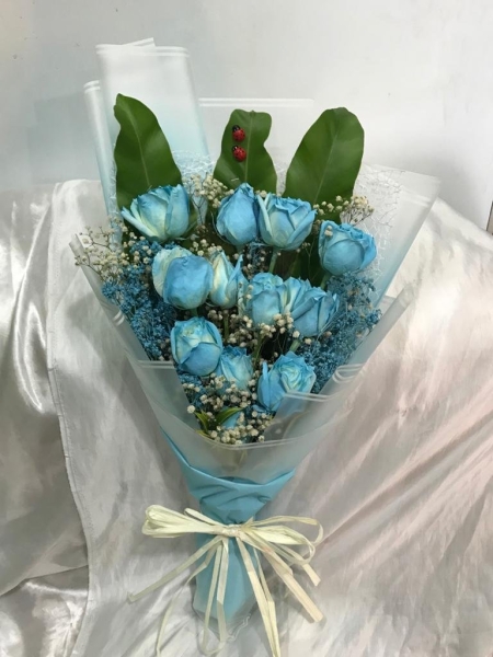 Blue Roses hand bouquet (HB-1001) Coloring Rose Hand Bouquet Kuala Lumpur (KL), Selangor, Malaysia Supplier, Suppliers, Supply, Supplies | Shirley Florist