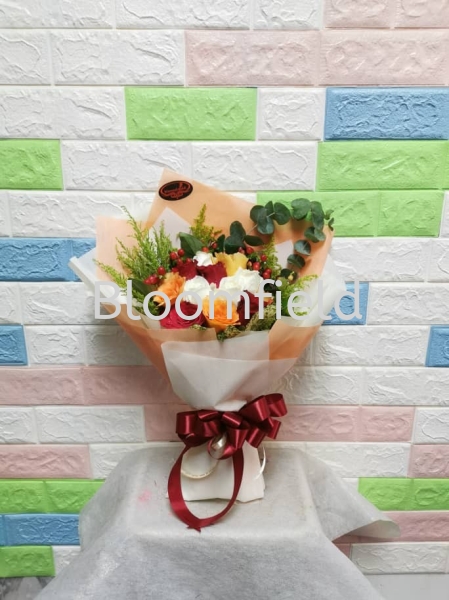 Perfect Match RM 150.00 Perfect Match Hand Bouquet Seremban, Negeri Sembilan, Malaysia Supplier, Suppliers, Supply, Supplies | Bloomfield Florist