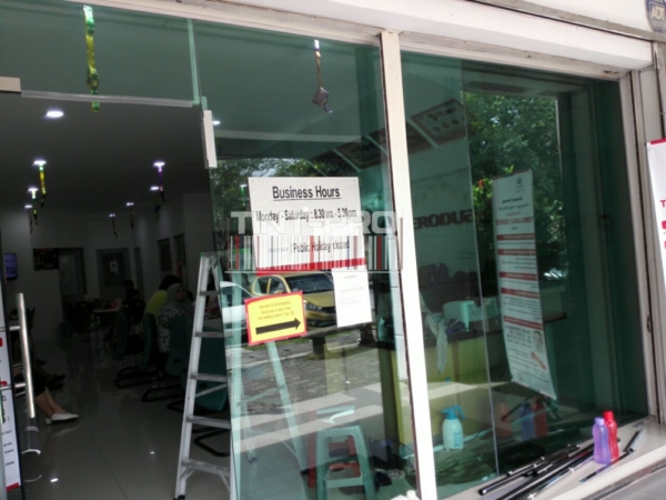 Lite Green Reject Heat Film  Perodua (Kota Kemuning) Commercial Film Tinted Bangunan Selangor, Malaysia, Kuala Lumpur (KL), Shah Alam Supplier, Supply, Supplies, Installation | Tint Pro Solar Film