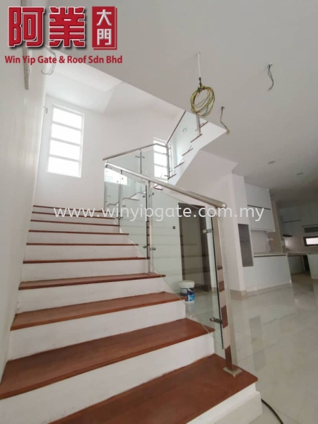 StainIess Steel Staircase With 12mm Tempered Clear Stainless Steel Staircase With 12mm Tempered Glass Clear Selangor, Malaysia, Balakong, Kuala Lumpur (KL) Service, Supplier, Supply, Installation | Win Yip Gate & Roof Sdn Bhd